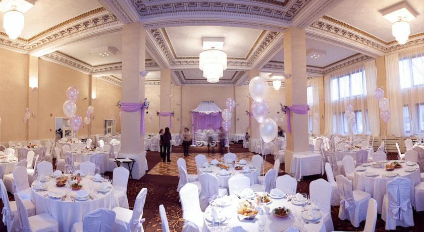 The Dostyk Hotel Almaty Exterior foto