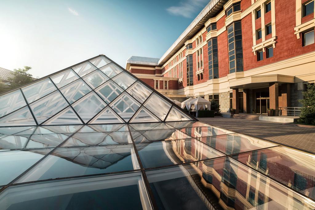 The Dostyk Hotel Almaty Exterior foto