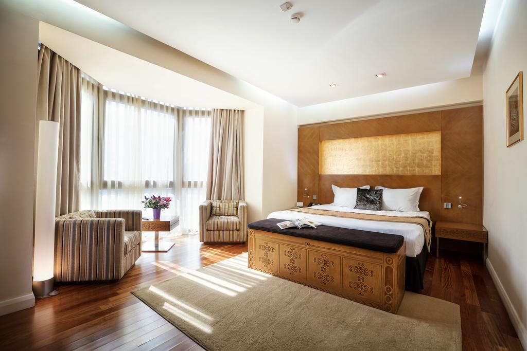 The Dostyk Hotel Almaty Exterior foto